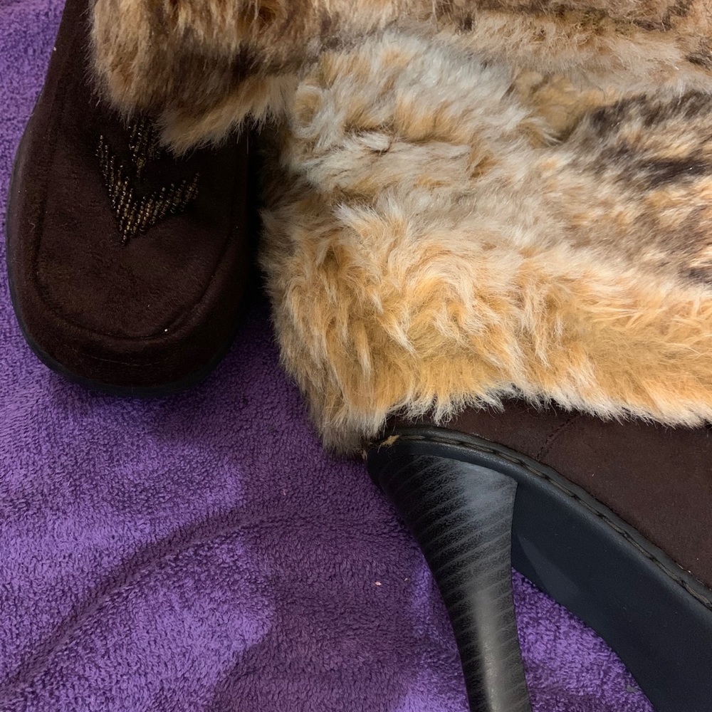 Heels - Picture 2 of 4